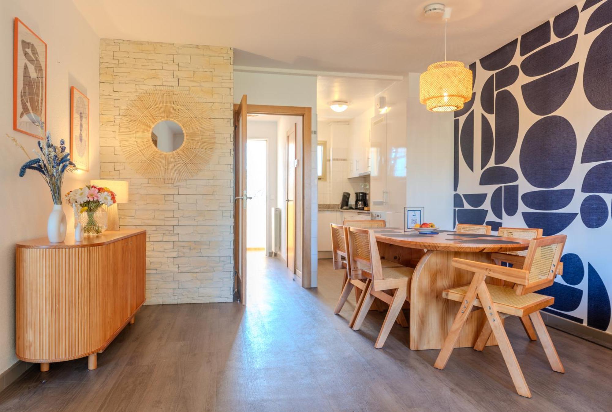 Les 15 Pins & La Mer -Your Green Getaway Near Sea & Beach อองทีบส์ ภายนอก รูปภาพ