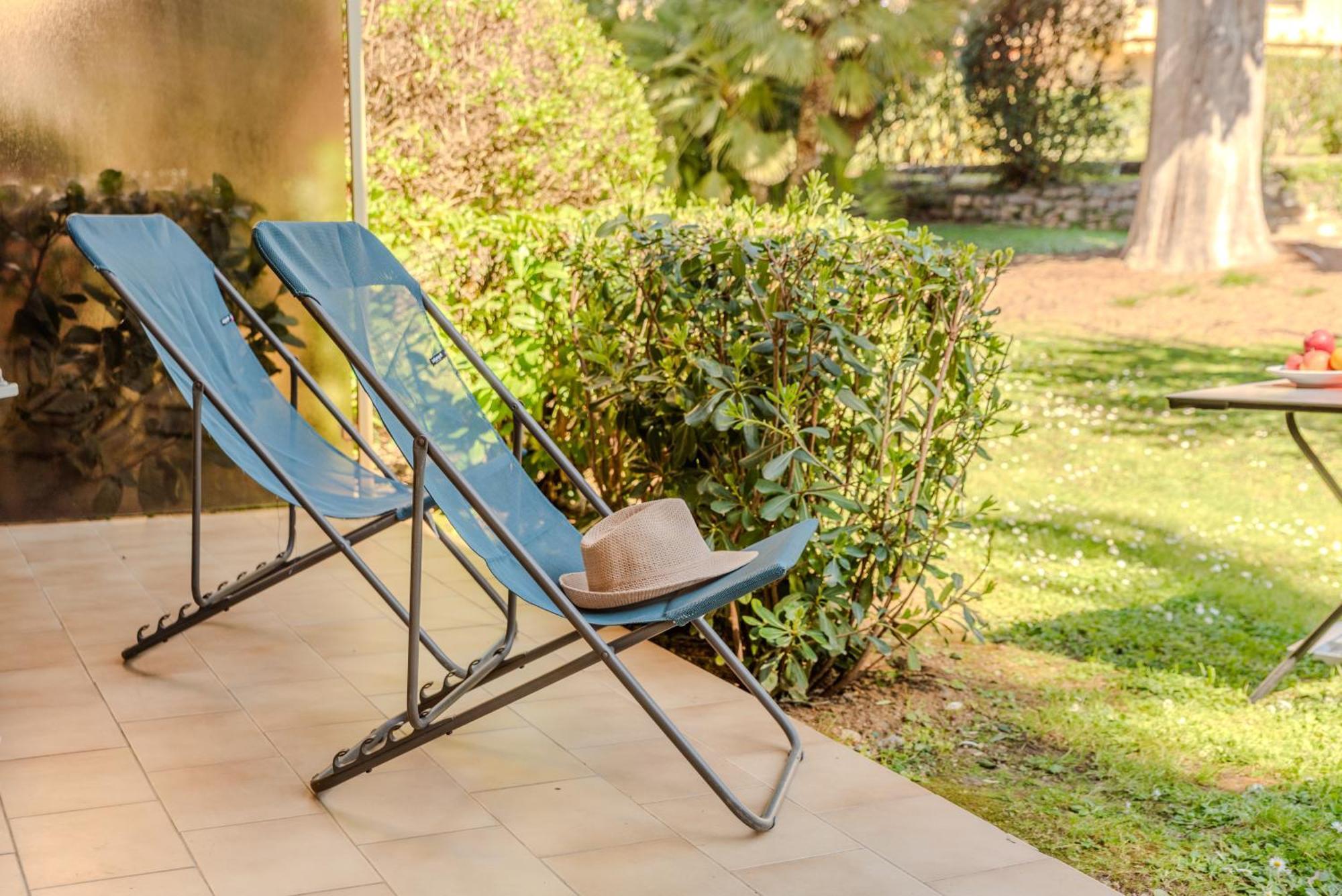 Les 15 Pins & La Mer -Your Green Getaway Near Sea & Beach อองทีบส์ ภายนอก รูปภาพ