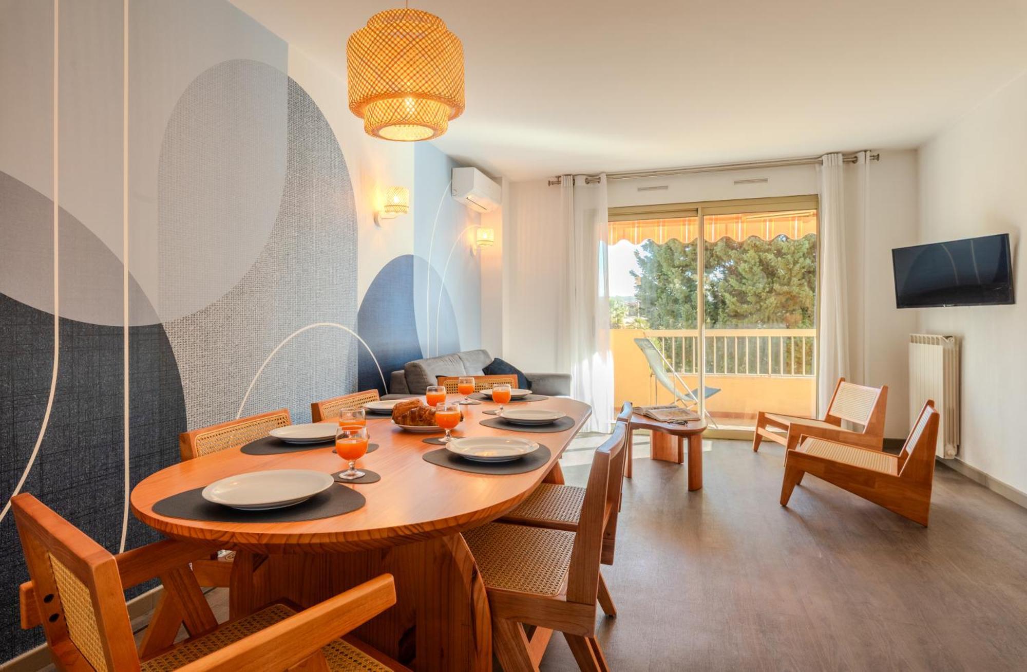 Les 15 Pins & La Mer -Your Green Getaway Near Sea & Beach อองทีบส์ ภายนอก รูปภาพ