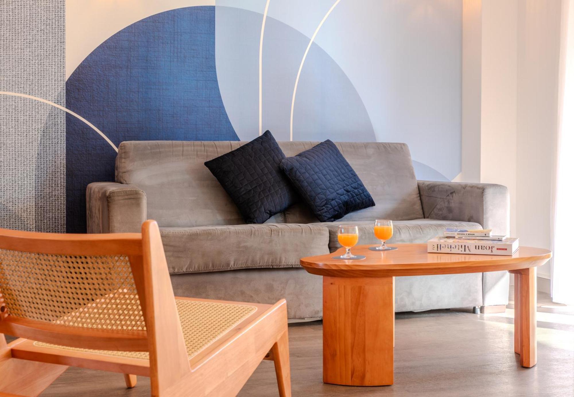 Les 15 Pins & La Mer -Your Green Getaway Near Sea & Beach อองทีบส์ ภายนอก รูปภาพ